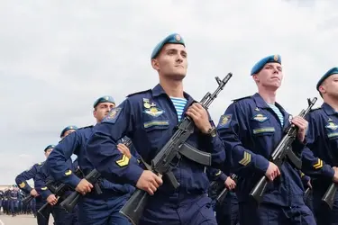 Губернатор Ивановской области Станислав Воскресенский поздравил десантников с 95-й годовщиной ВДВ