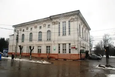 Собственник отремонтирует старинное здание Собрания служащих в Родниках по решению суда