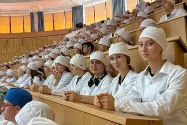 700 первокурсников ИвГМУ начали свой “медицинский путь”