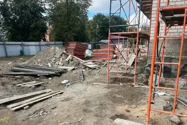 Упавшая балка строительных лесов убила мужчину на стройплощадке ЖК в Иванове