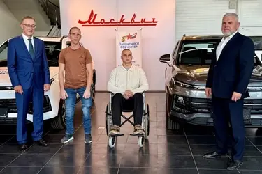 "Защитники Отечества" передали ветеранам СВО из Ивановской области два авто