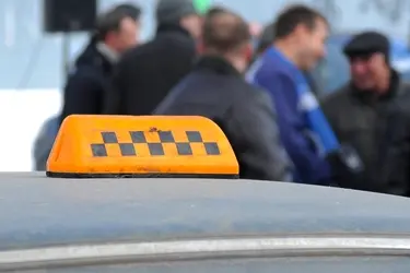 Каждое второе разрешение для такси в Ивановской области оформляют через "Госуслуги"