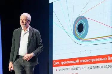 Лекция профессора Семихатова о черных дырах собрала рекордную аудиторию в Иванове