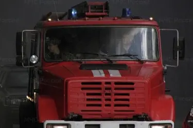 Шесть автомобилей сгорели разом утром 24 сентября на улице Добролюбова в Иванове