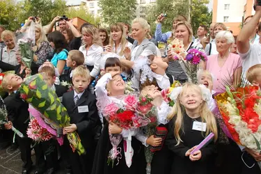 Чаще всего на День учителя ивановцы дарят цветы и подарочные сертификаты