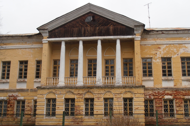 Суд оставил Плесскому "Петергофу" статус памятника
