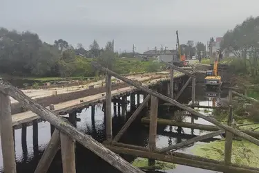 Суд обязал Южскую администрацию демонтировать опасный мост в Холуе