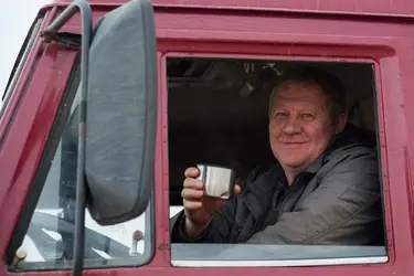 Зарплаты водителей в Ивановской области выросли за год на 75 000 рублей