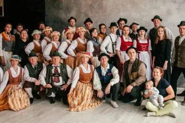 Этнографический ансамбль русских немцев впервые выступит в Иванове