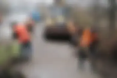 За день с ивановских улиц рабочие вывезли 80 кубометров песка