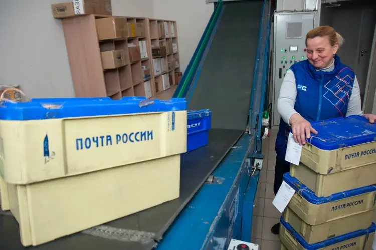 После обработки писем на Ивановском почтамте они отправляются в транспортно-сортировочный  центр.