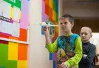 Юные  конструкторы умеют работать метлой не хуже, чем напильником и шкуркой.