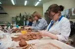 В умелых руках глина приобретает неповторимую форму.