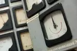 Даже скучные приборы иногда улыбаются