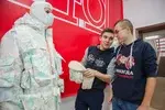 Для подогрева костюма использован жилет на аккумуляторах