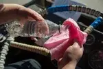 Обеззараживание проводят специальным  раствором