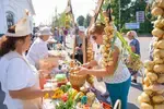 На ярмарке работали ремесленные и фермерские ряды