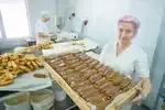 У сладкоежек эклеры пользуются популярностью не меньше, чем торты.
