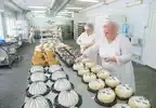 В день готовится около 700 кг продукции.