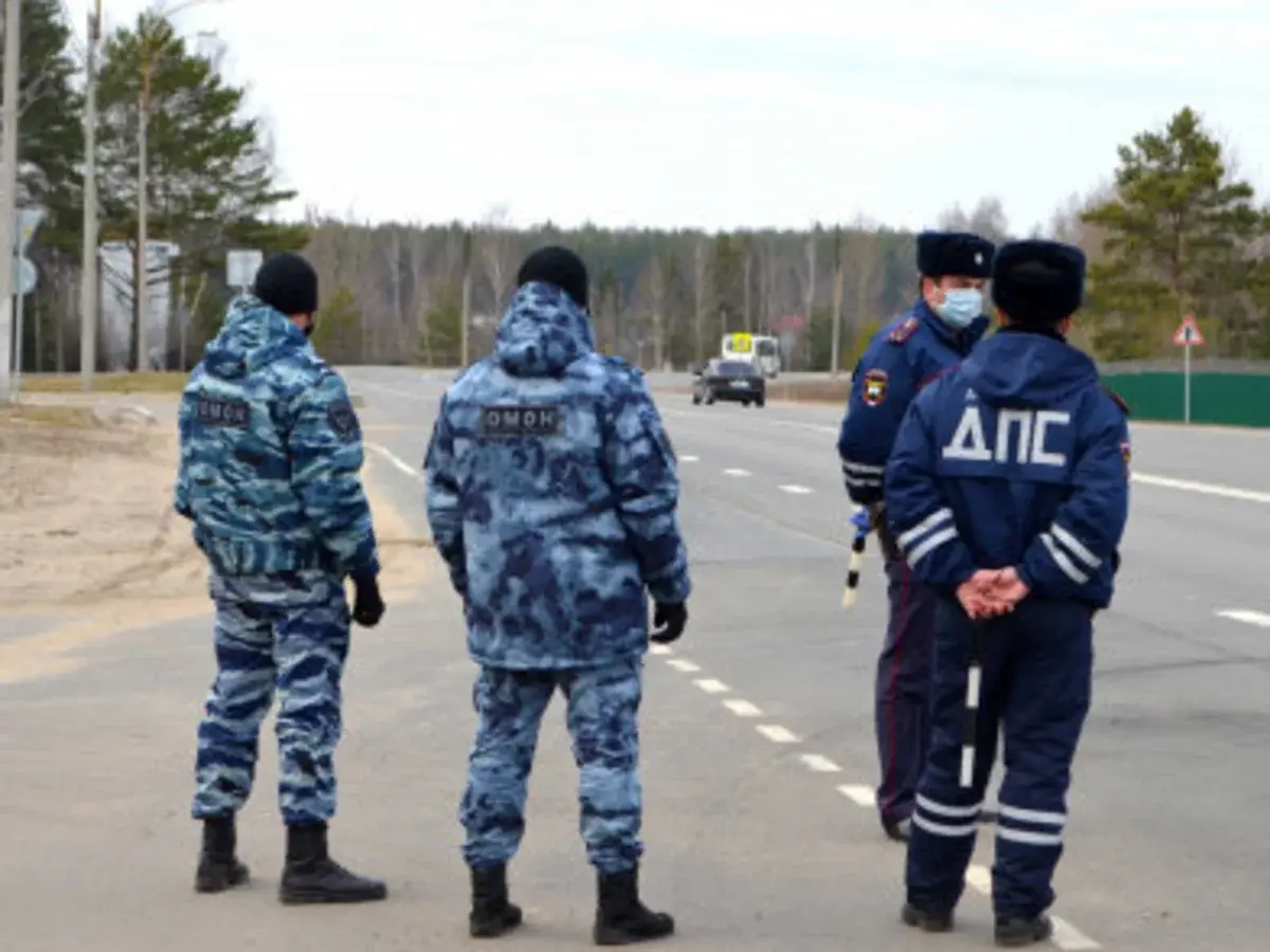 ГИБДД и ОМОН на въездах в Иваново беседуют с водителями