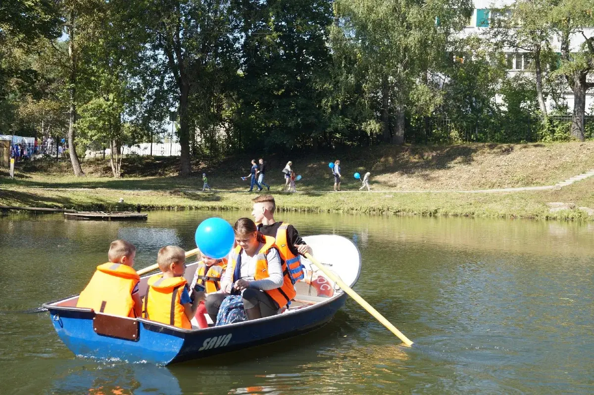 В Фурмановском летнем саду можно бесплатно покататься на лодке