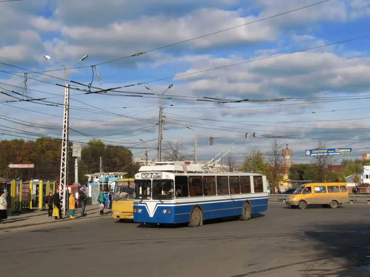 Транспорт иваново. Троллейбус Иваново 393. Транспорт в Иванове. Городской транспорт Иваново. Транспорт города Иваново.