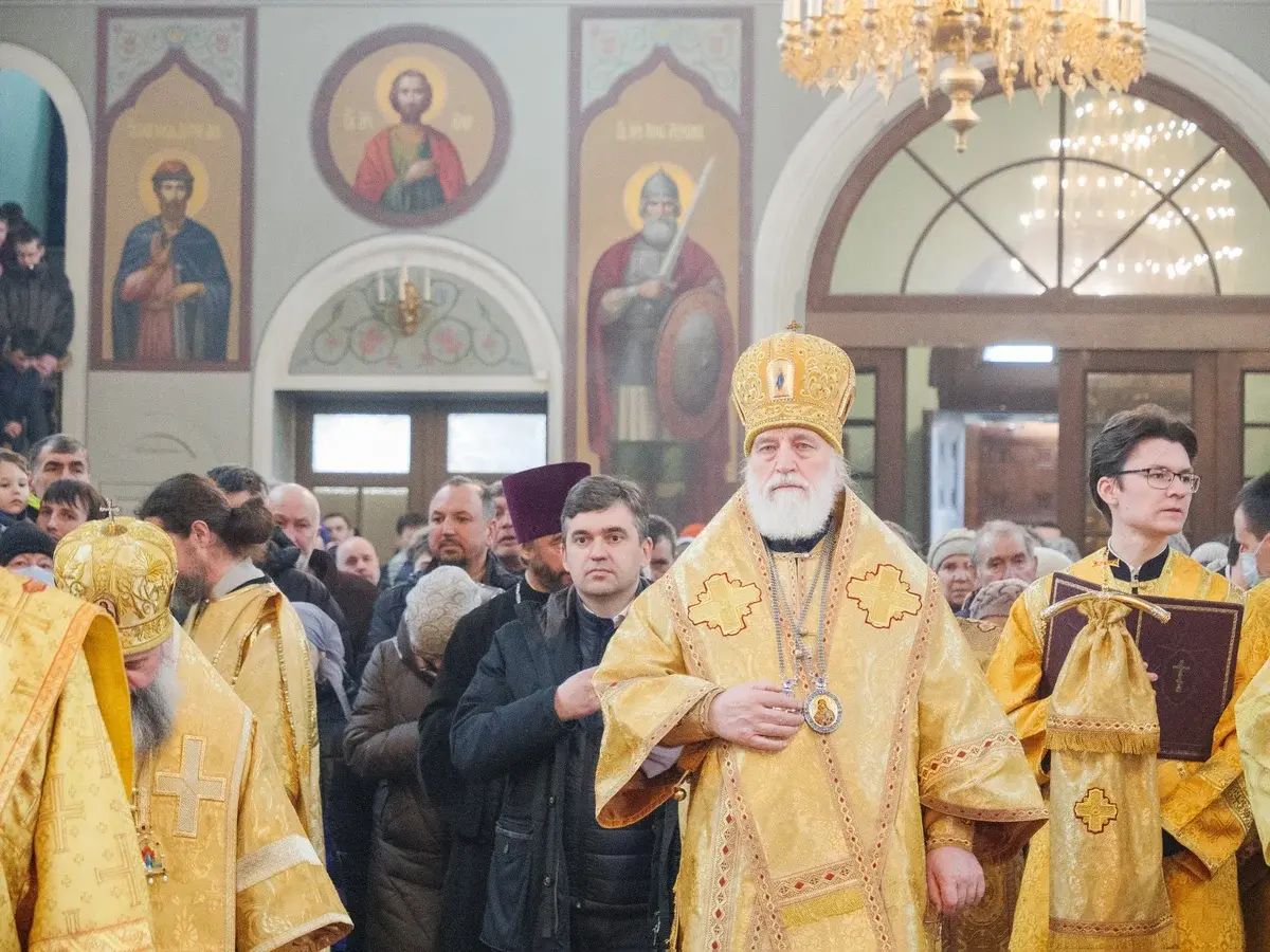 Торжественная служба в храме