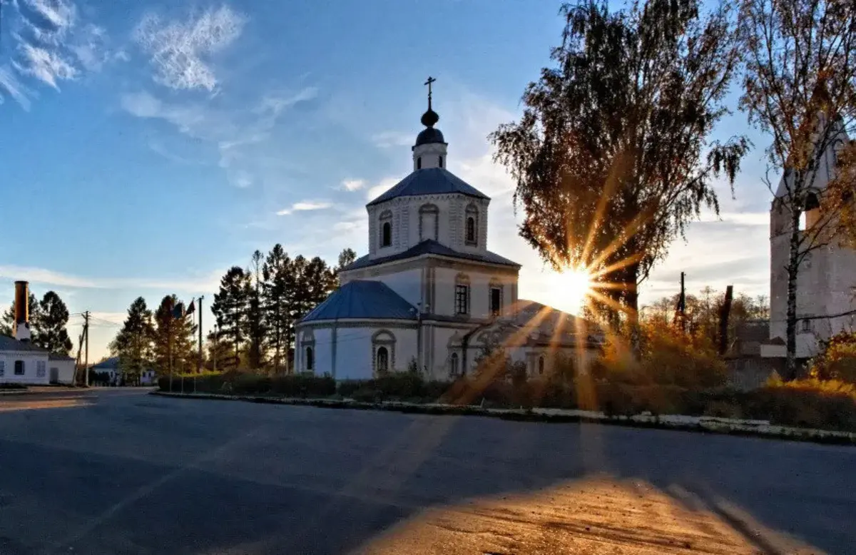 Лух ивановской. Лух Ивановская область. Посёлок Лух Ивановской. Лух Ивановская область храмы. Церковь в Лухе Ивановской области.