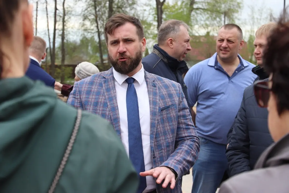 Владимир Шарыпов: "Заброшенный пустырь на улице Парижской Коммуны стал сквером"   