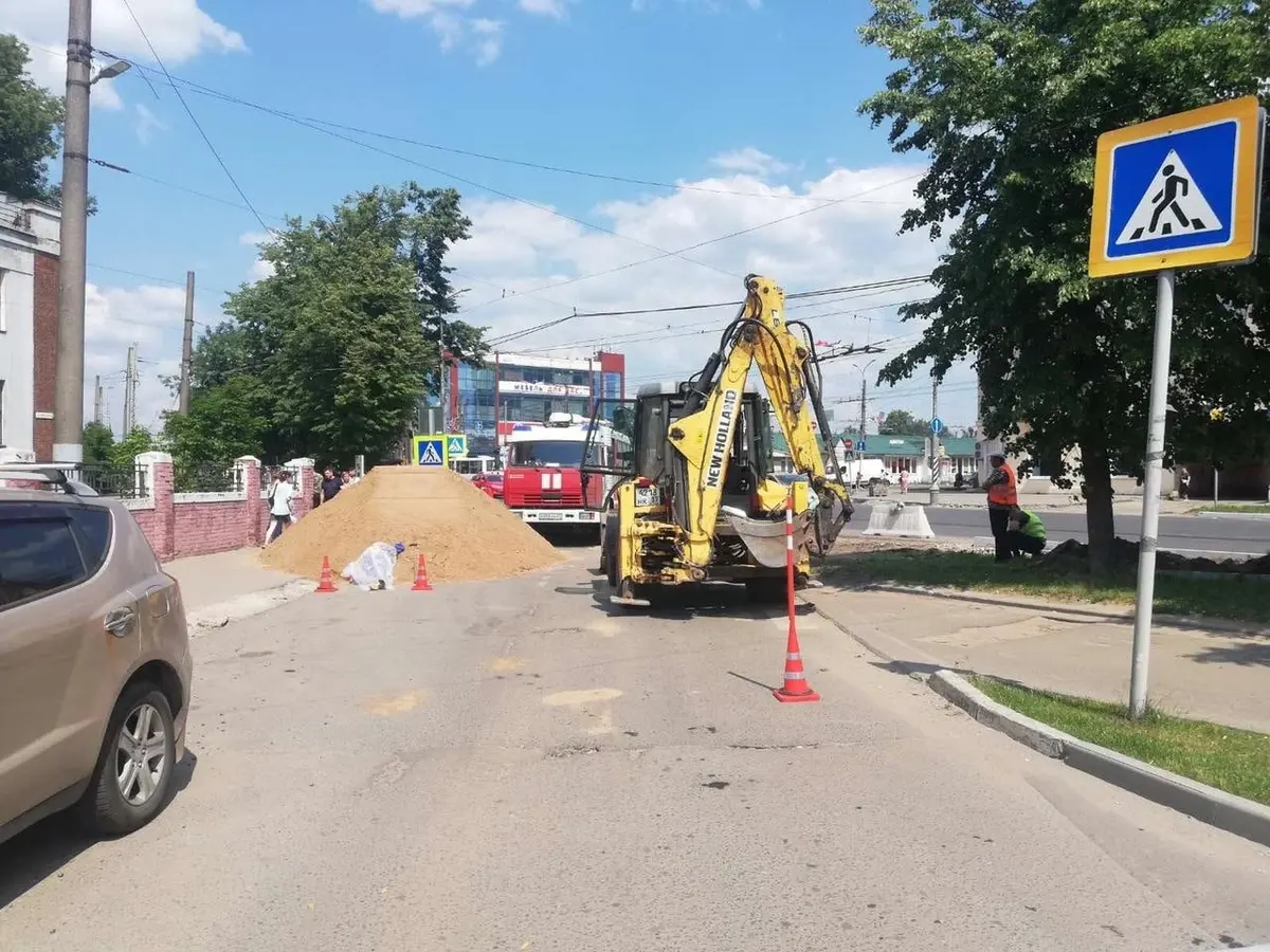 В центре Иванова во время дорожных работ трактор насмерть задавил женщину