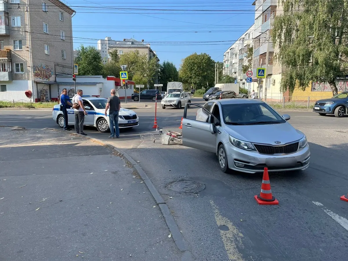 В Иванове на улице Кузнецова велосипедист попал под колеса машины