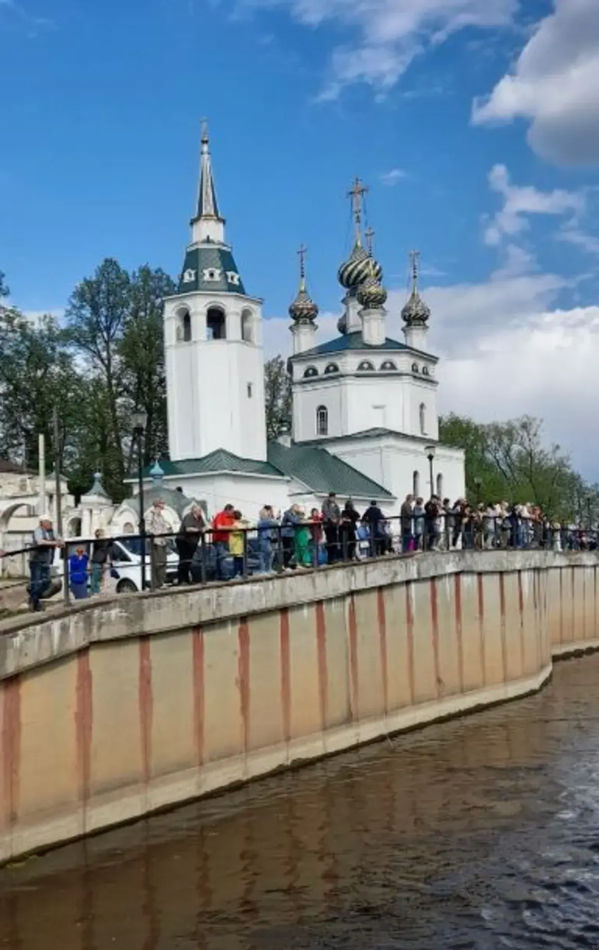 Холуй попал на передачу к Андрею Малахову