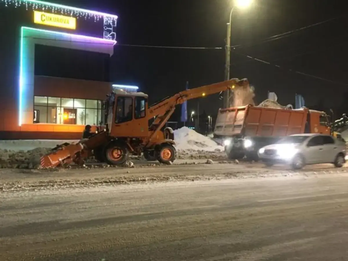 В Иванове с начала зимы рабочие вывезли более 100 000 кубометров снега