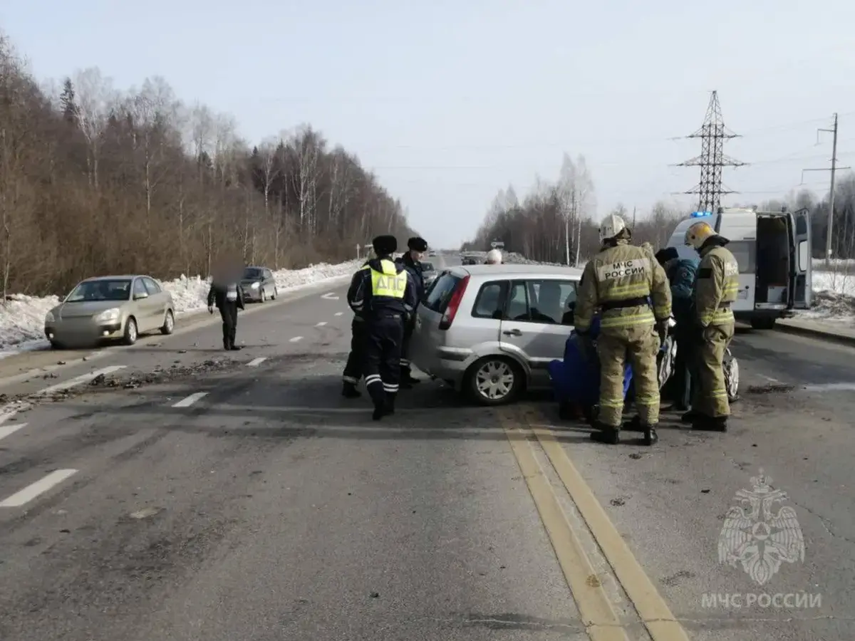 В Вичугском районе столкнулись две иномарки