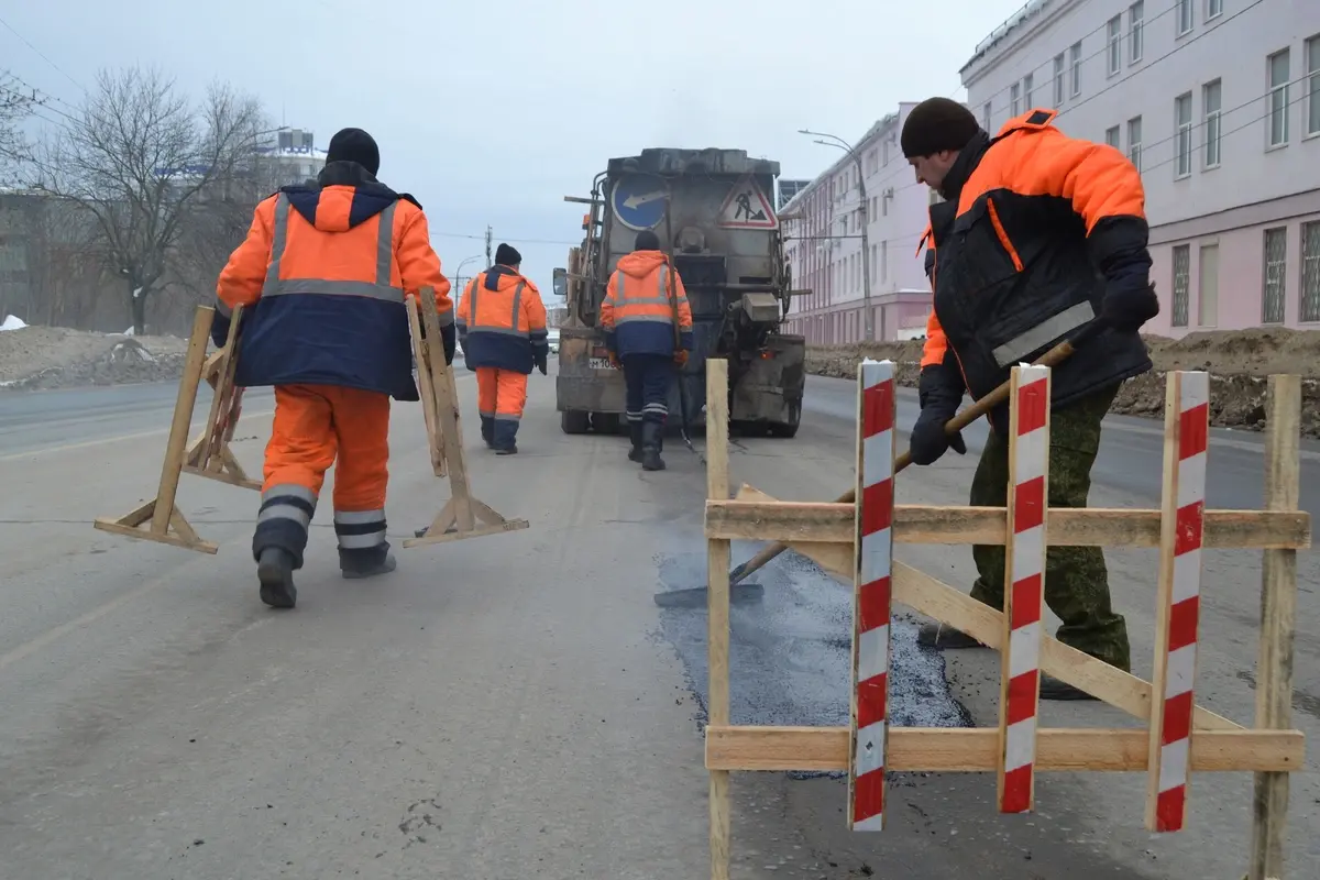 Дорожники подлатали асфальт на 43 улицах Иванова с начала 2024 года