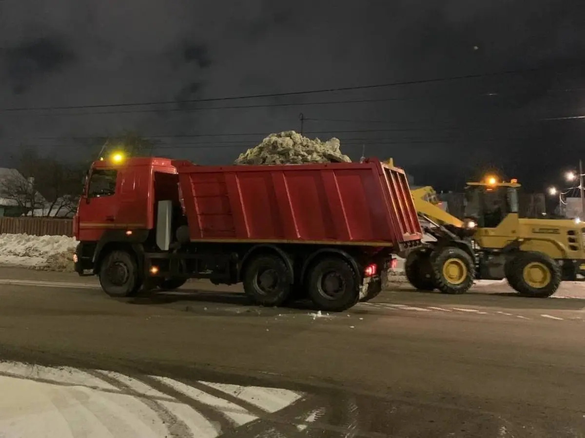 С начала зимы дорожники вывезли с улиц Иванова 270 тысяч кубометров снега