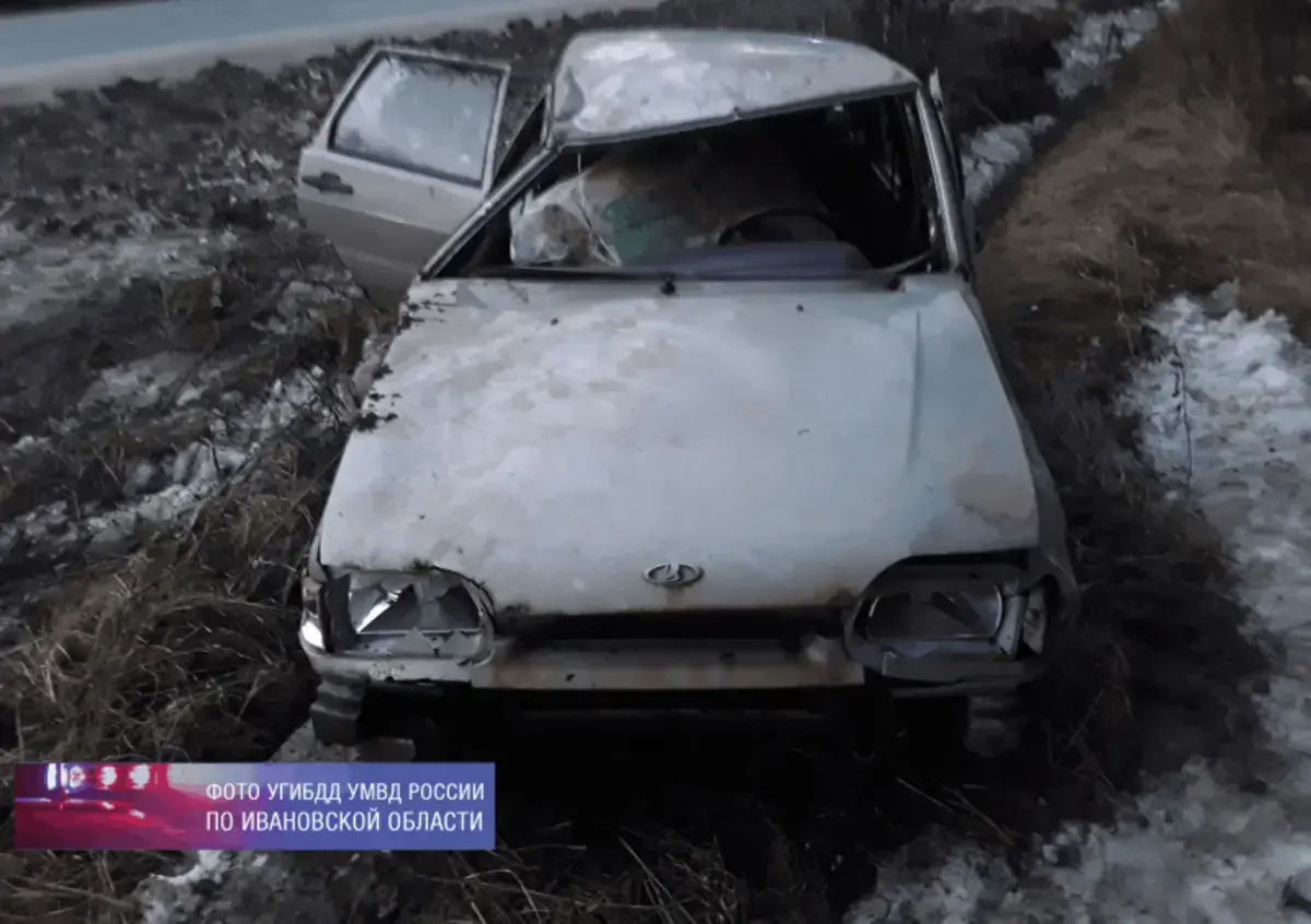 В Ивановском районе при столкновении с Mitsubishi перевернулся ВАЗ,  трехлетний ребенок попал в больницу