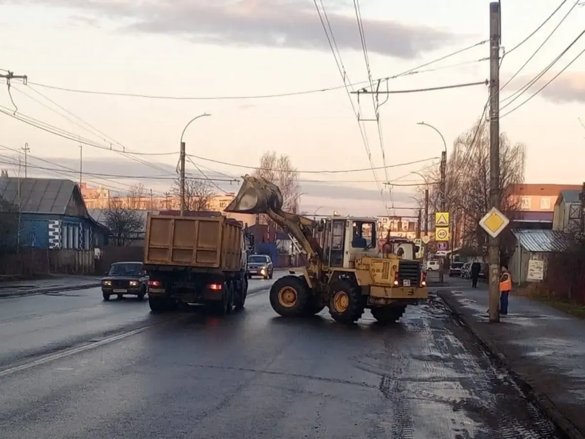 Днем 10 апреля в Иванове расчищать городские дороги будут 66 дорожных  рабочих