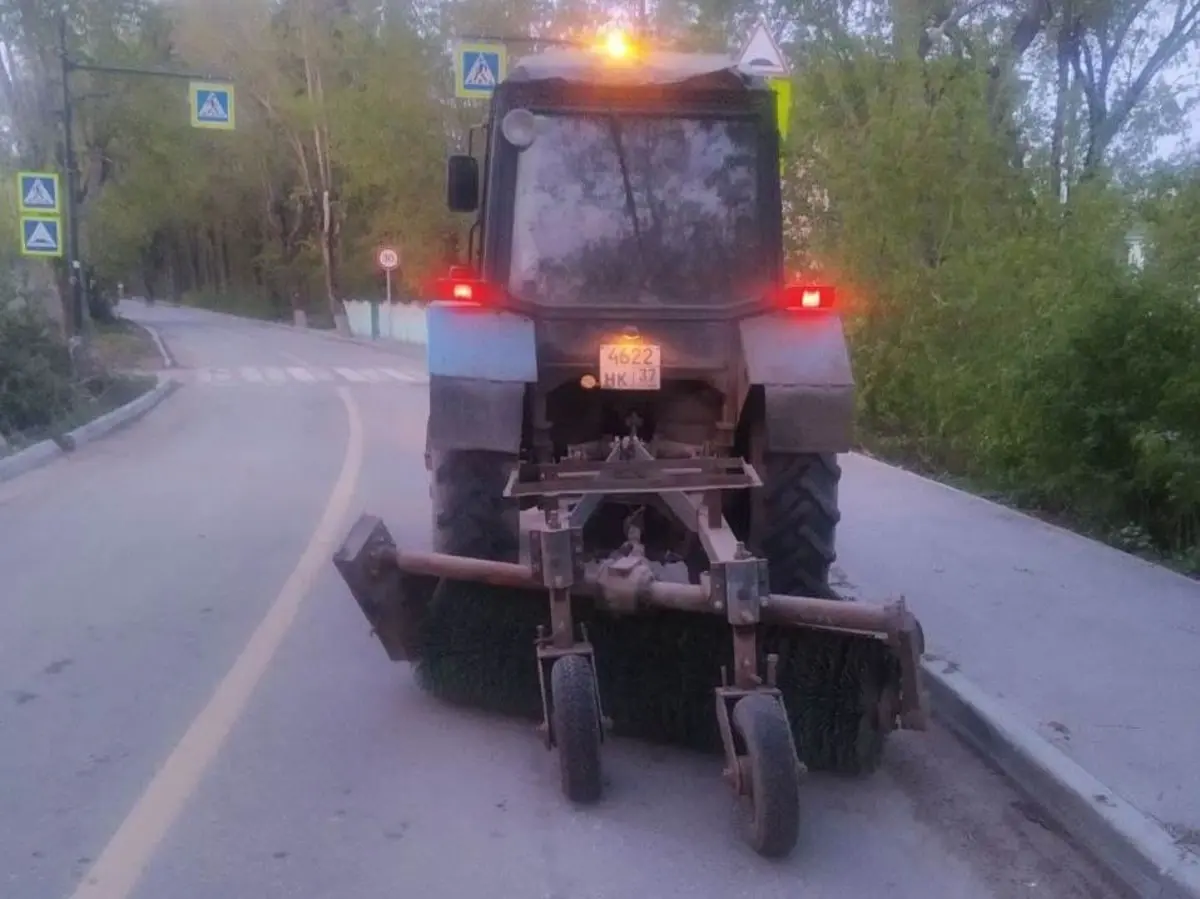 В Иванове в ночь на 7 мая 21 единица спецтехники убирала городские улицы