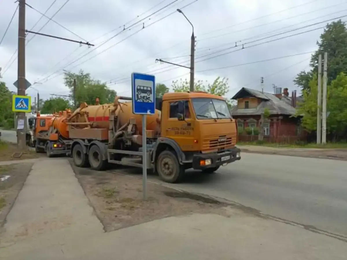 На Сортировке в Иванове промывают ливневку