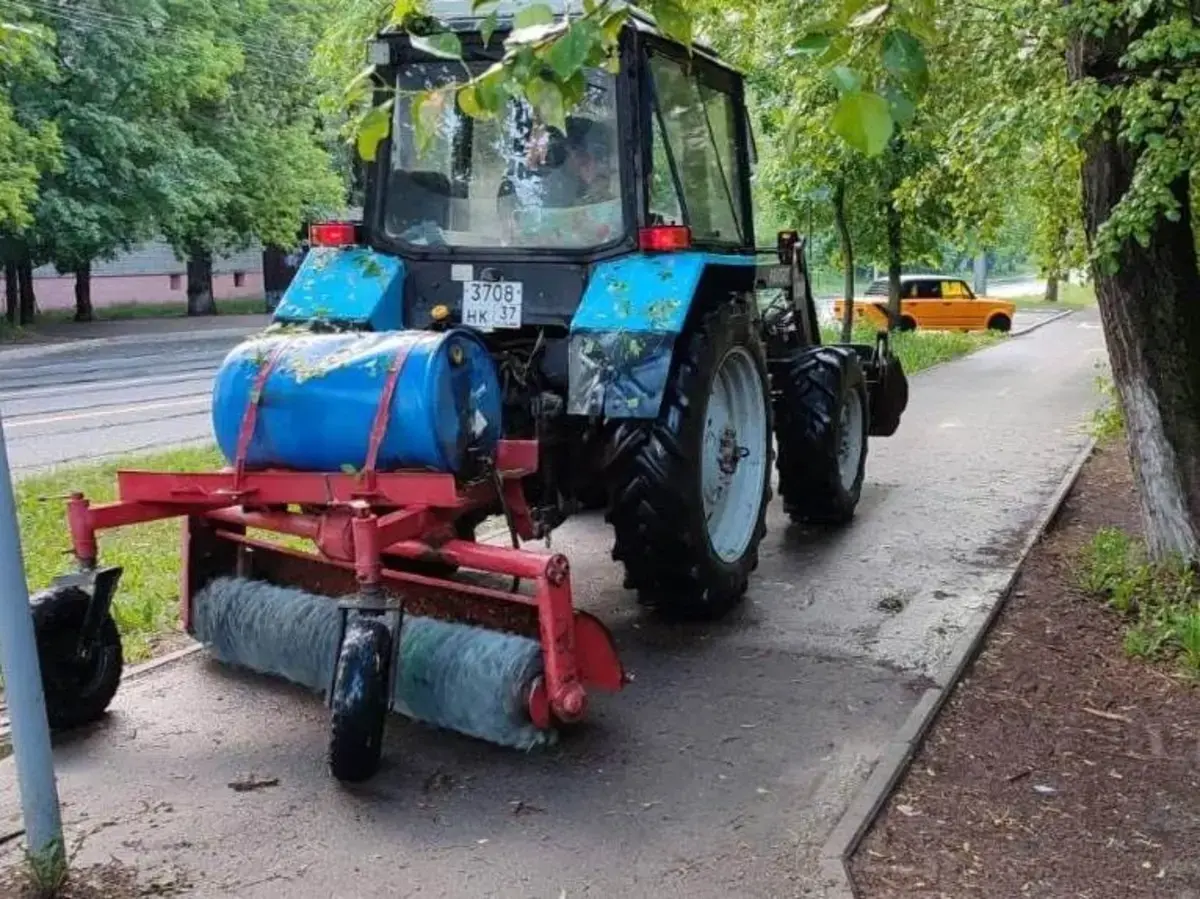 В Иванове ночью 11 единиц спецтехники убирали городские улицы