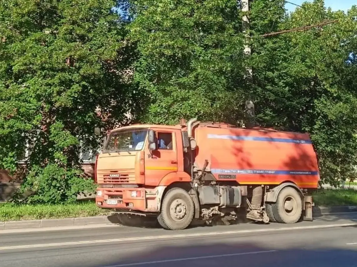 Днем 25 июня в Иванове расчищать городские дороги будут 84 дорожных рабочих