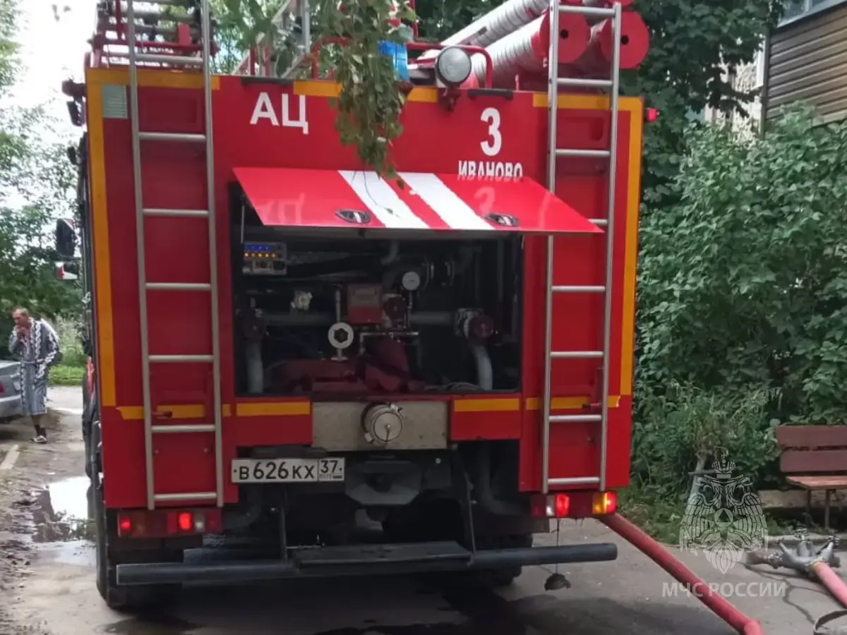 В Иванове пожарные эвакуировали жильцов дома, загоревшегося из-за короткого  замыкания