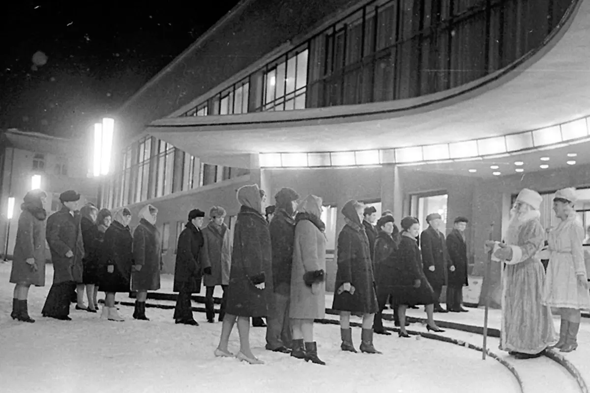 Ивановец Павел Постышев вернул жителям СССР новогоднюю елку