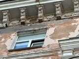 Обрушение карниза с фасада дома случилось в центре Иванова