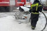 В Иванове автомобиль влетел в столб и загорелся