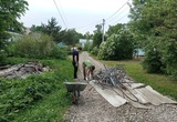 Пенсионерке помогли убрать старую теплицу в Фурманове