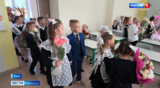 На торжественную линейку в Южской средней школе заглянул губернатор Ивановской области