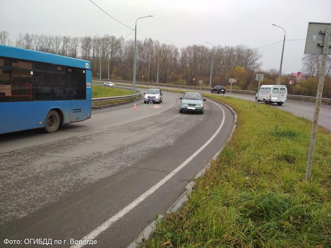 Пожилая вологжанка упала в салоне автобуса