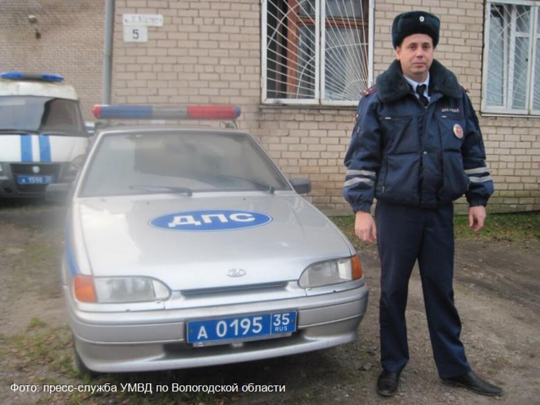 В Белозерске полицейский спас девочку из горящего дома